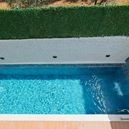 With Pool - * فتحية