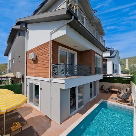 With Pool - * فتحية