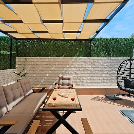 فيلة With Pool - *